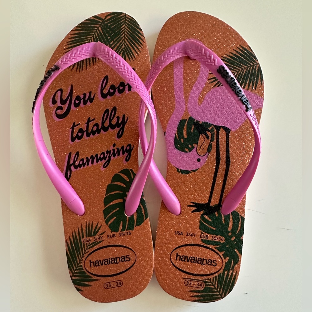 Girls Havianas flip flops size 3/4